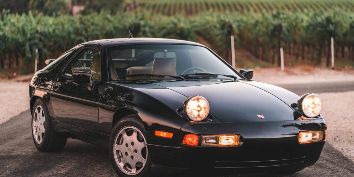 1989 Porsche 928 GT Technical Specifications