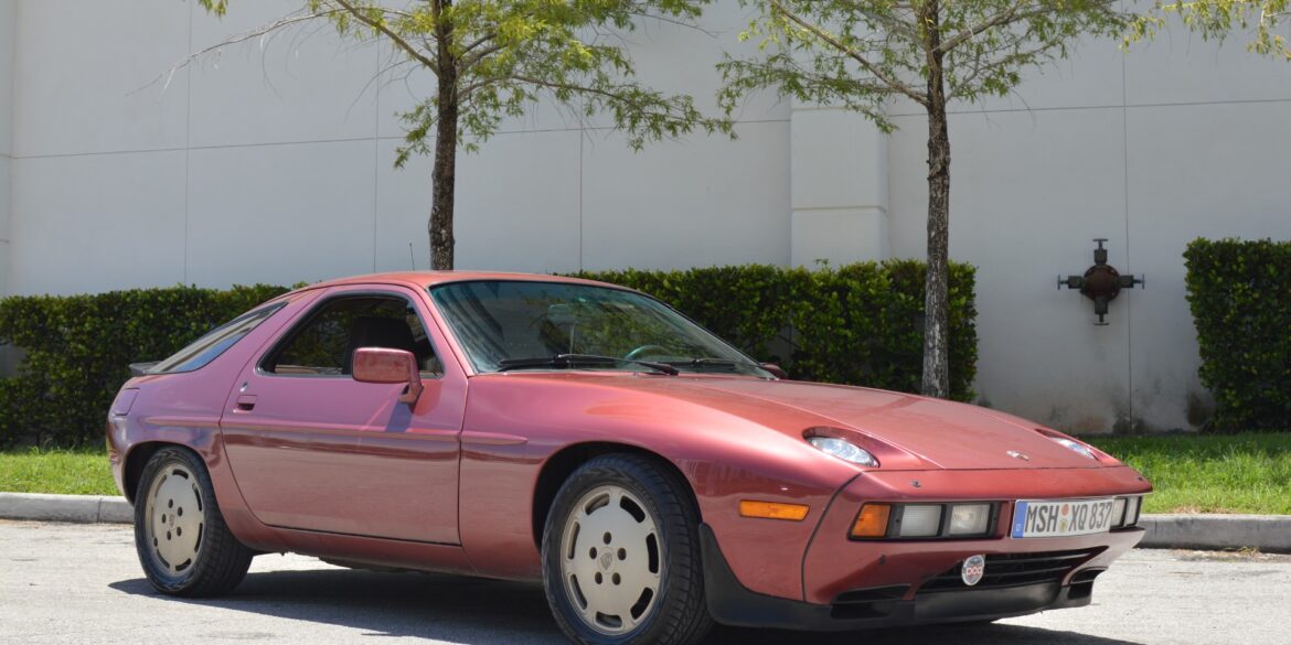 Porsche 928 (1982) - Specifications & Performance