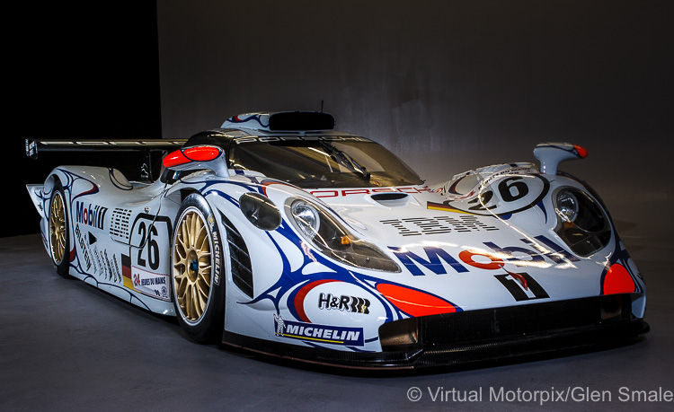 Allan McNish, Laurent Aiello and Stéphane Ortelli were the winners in this #26 Mobil Porsche 911 GT1/98