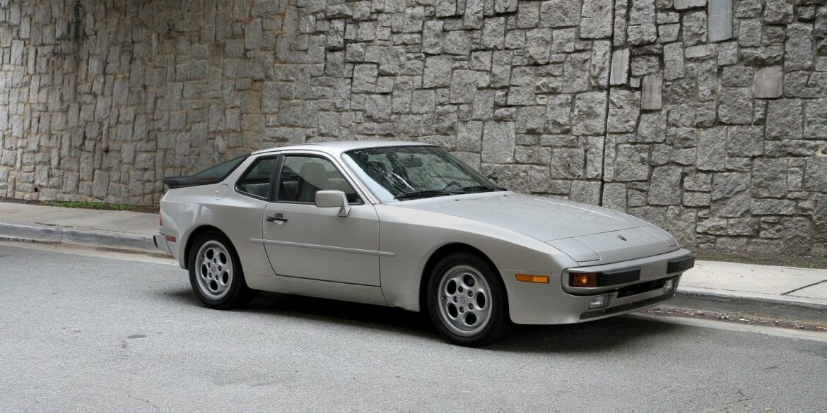 Porsche 944 Celebration Edition (1988)