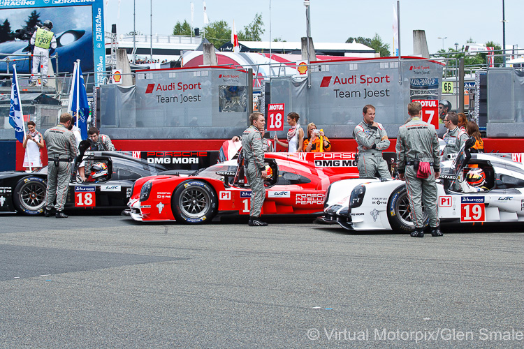 Lined up prior to the formation lap are (from L-R) – the #18, #17 and #19 Porsche 919 Hybrid