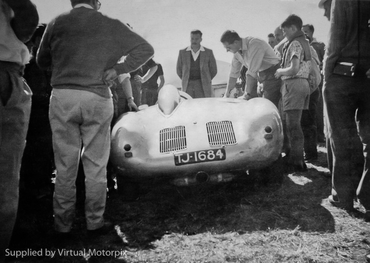 #8 Porsche 550 Spyder