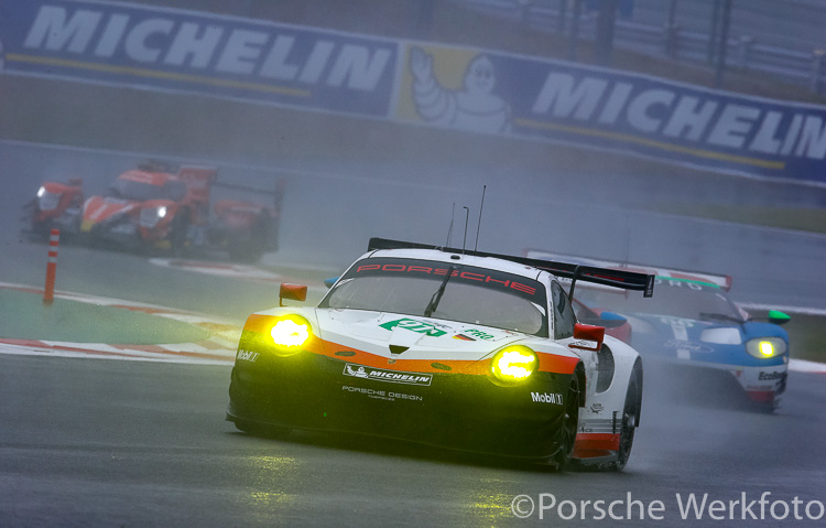 #91 Porsche 911 RSR of Lietz/Makowiecki