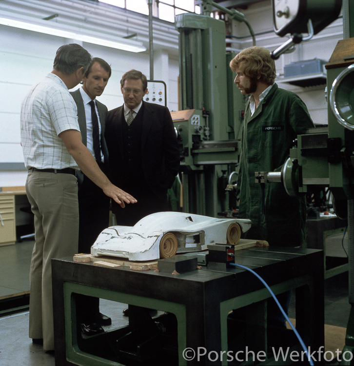 Peter Schutz (with glasses) at Weissach in 1982