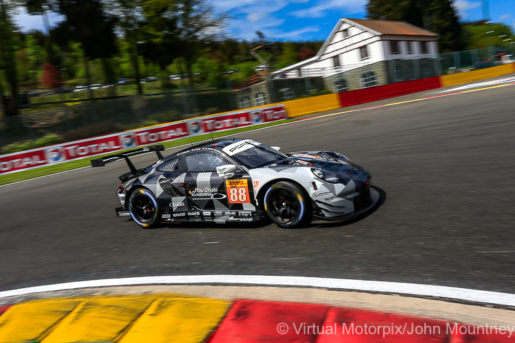 #88 Proton Competition Porsche 911 RSR