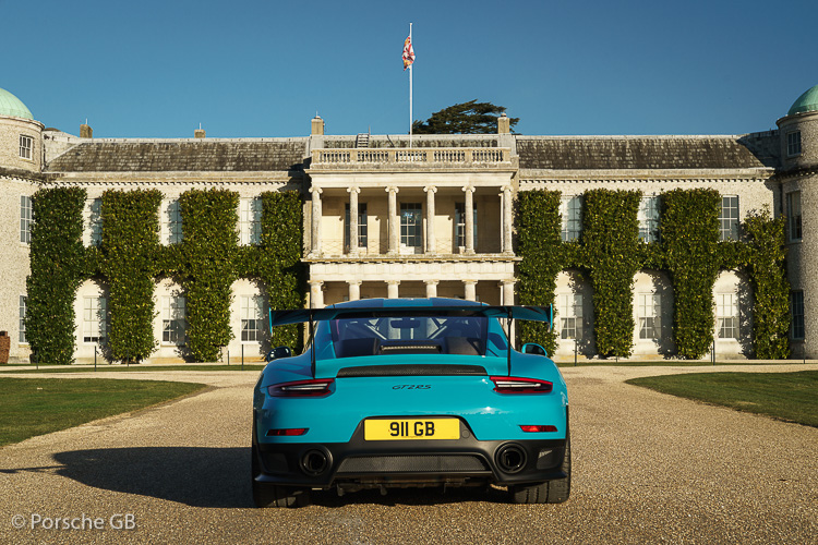 Porsche 911 GT2 RS