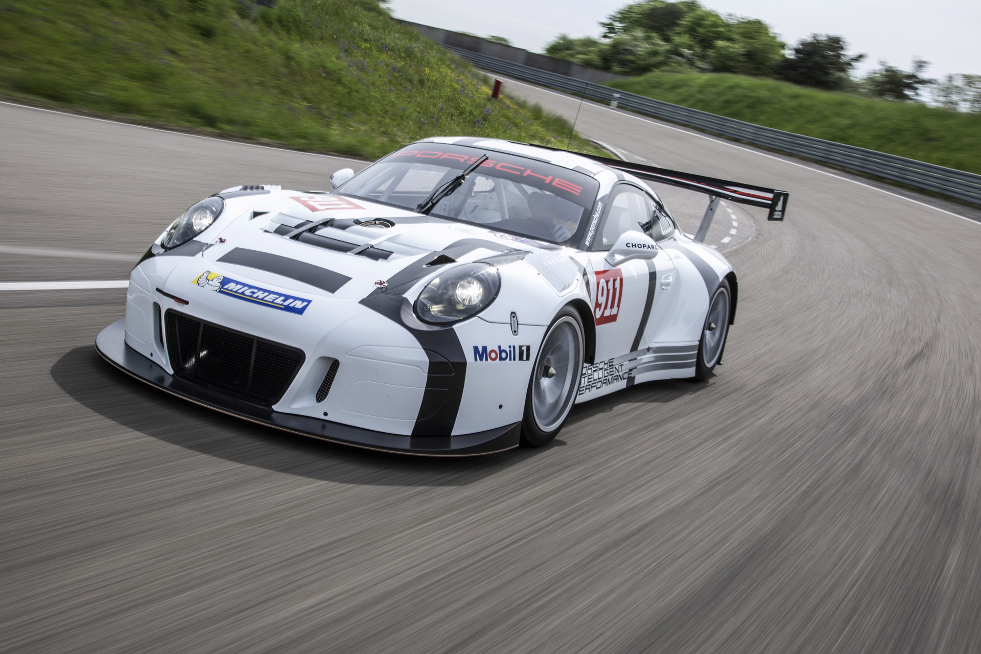 Supercar vs. Race Car Test: 2023 Porsche 911 GT3 RS vs. 911 GT3 Cup at Road  America!