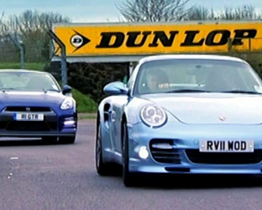 Nissan GTR vs Porsche 911 Turbo S