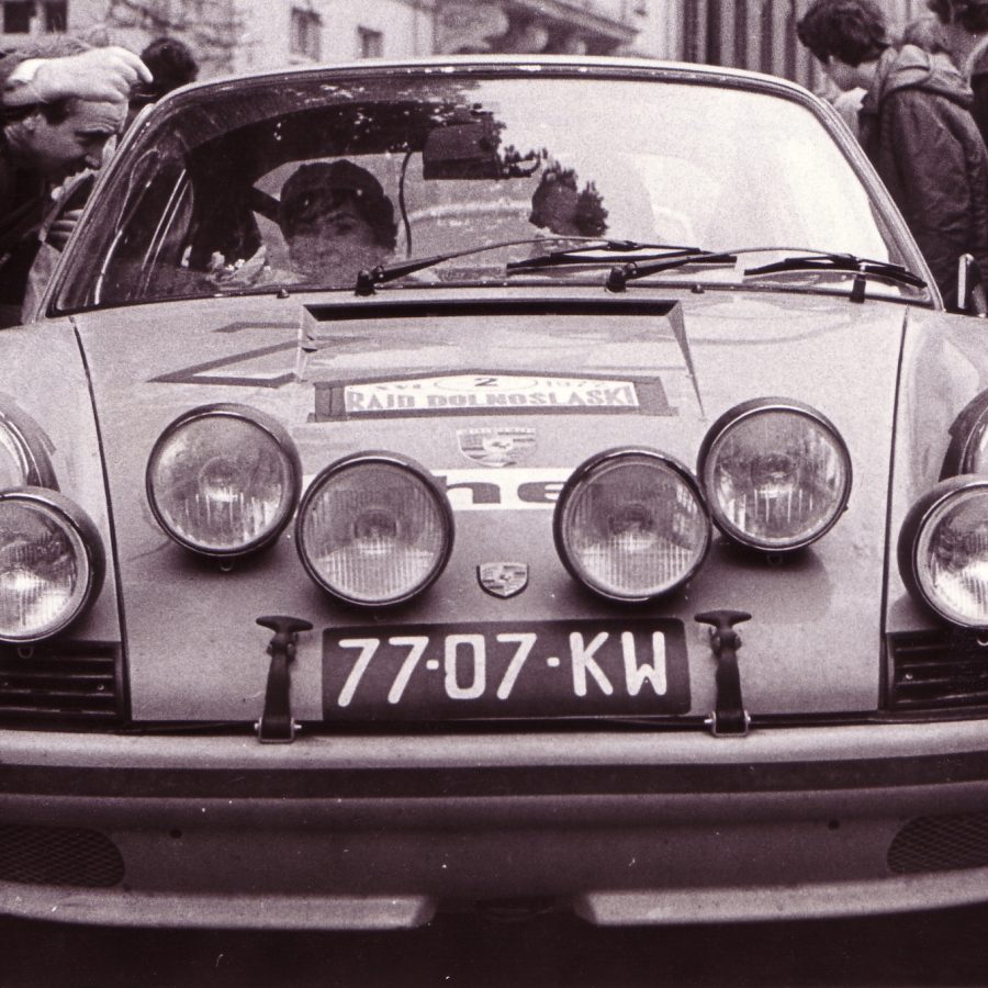 Frontal aspect of Porsche 911 230 0769 before rally in 1972