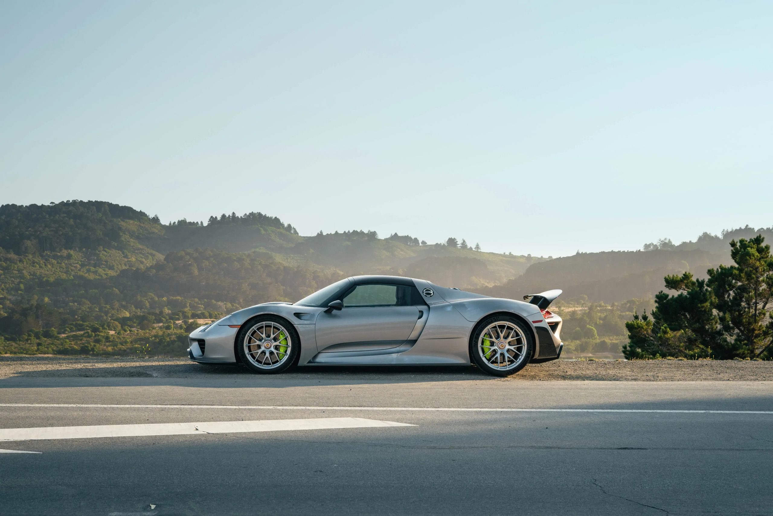 This 2015 Porsche 918 'Weissach' Spyder May Hit $1 Million at Auction