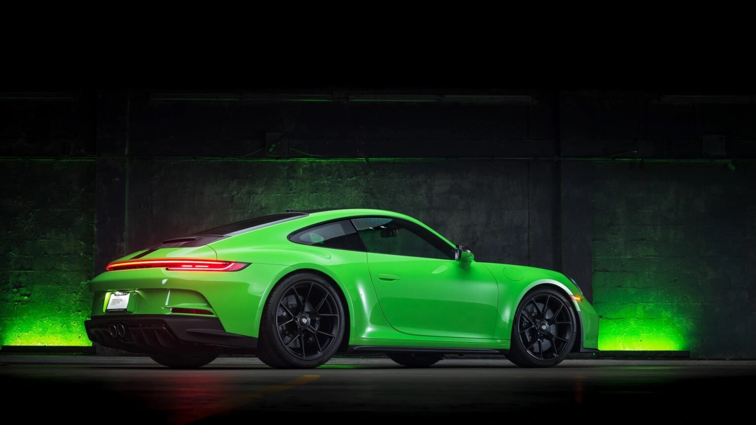 Porsche Of The Day: Paint-To-Sample Gelbgrün 2022 Porsche 911 GT3 Touring