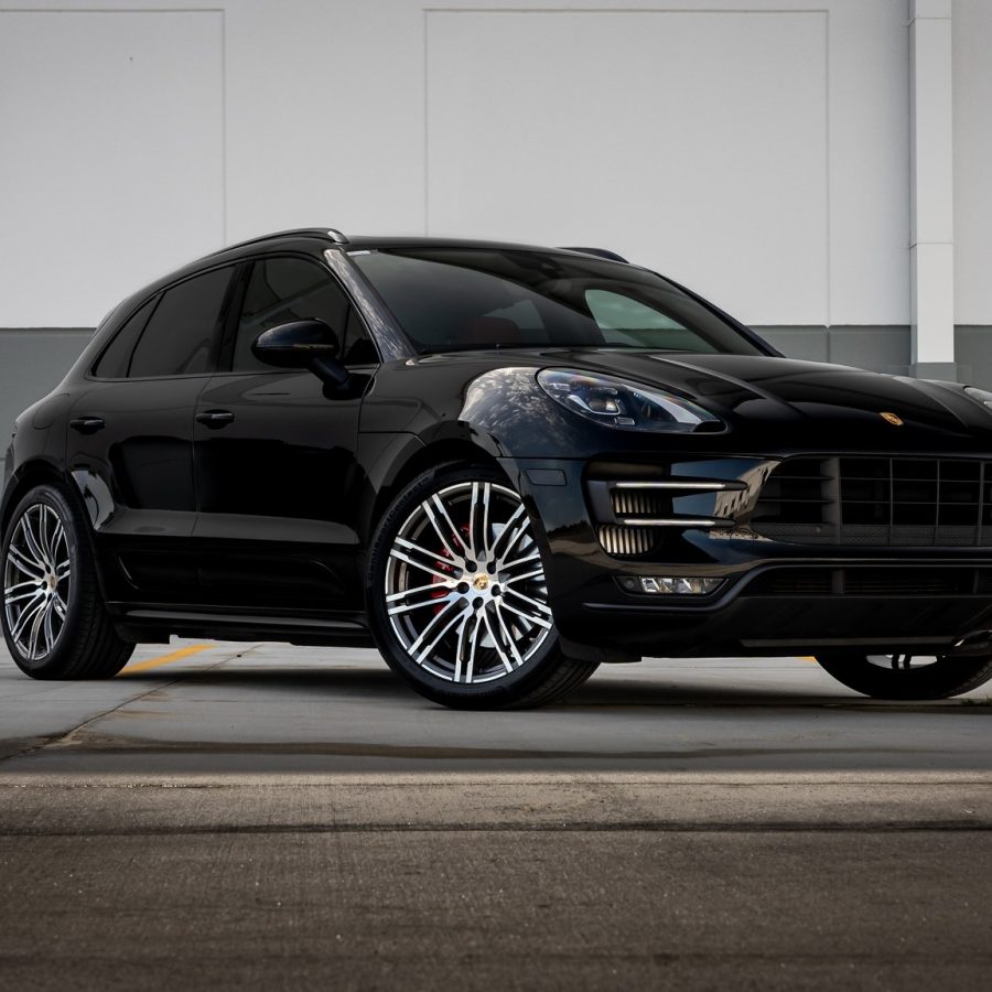 Front view of Flat 6 Motorsports Porsche Macan Turbo