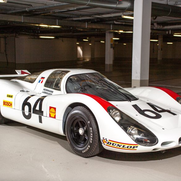 Front three-quarter view of the 908 LH showing the very aerodynamic and flowing lines of this superb racing car. © Glen Smale