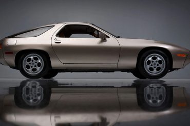 1979-Porsche-928-from-Risky-Business-headed-to-auction