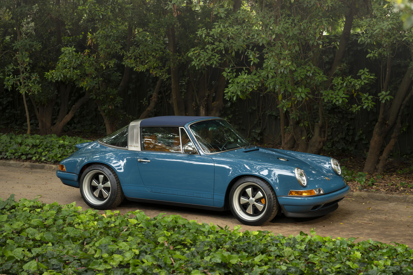 Porsche-911-Reimagined-by-Singer