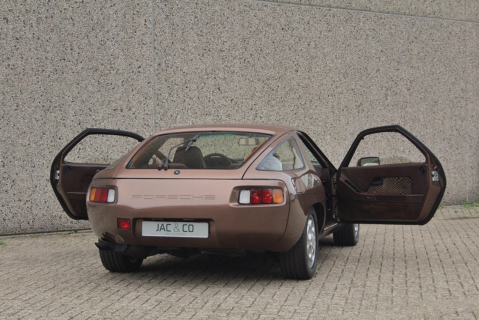 Porsche-928-Rear