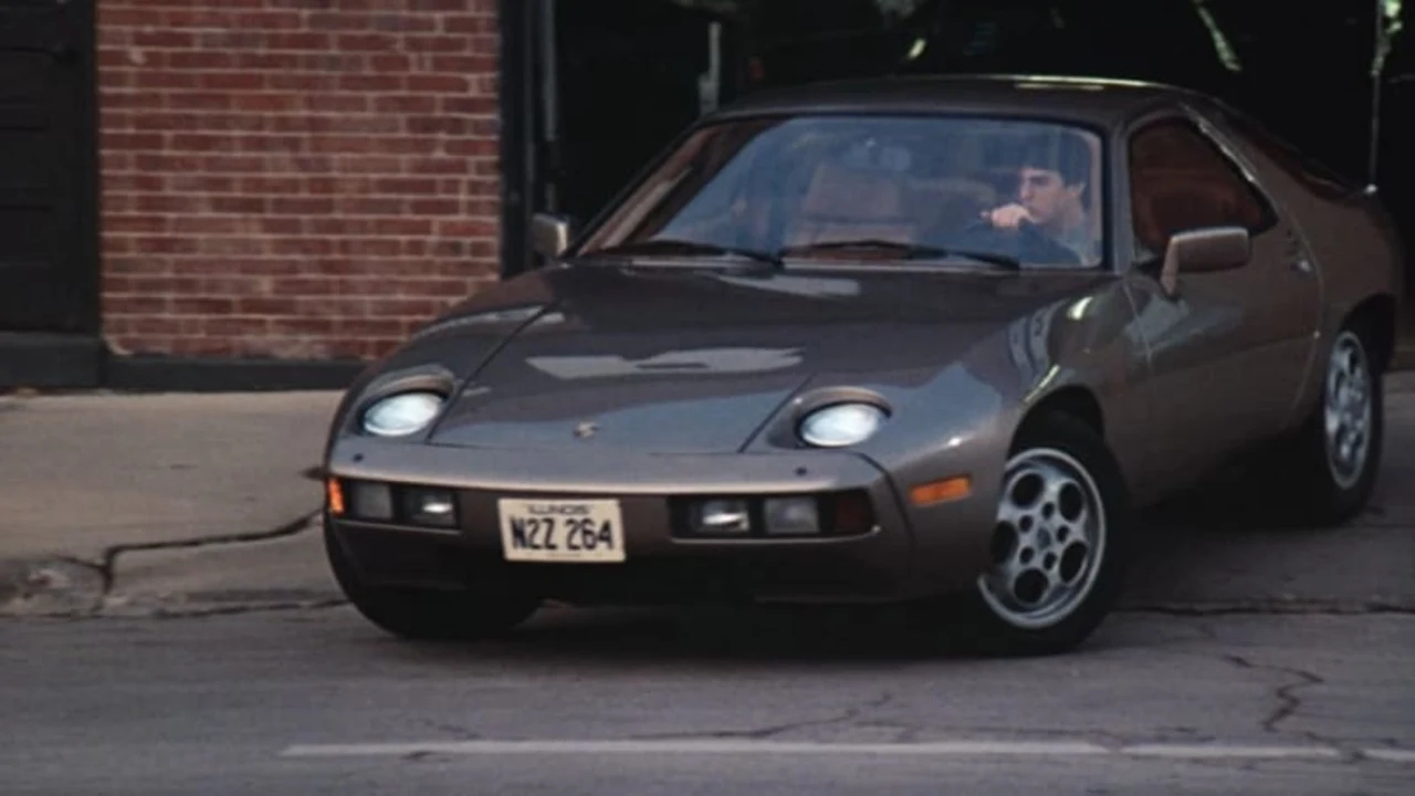 Porsche-928-driven-by-Tom-Cruise