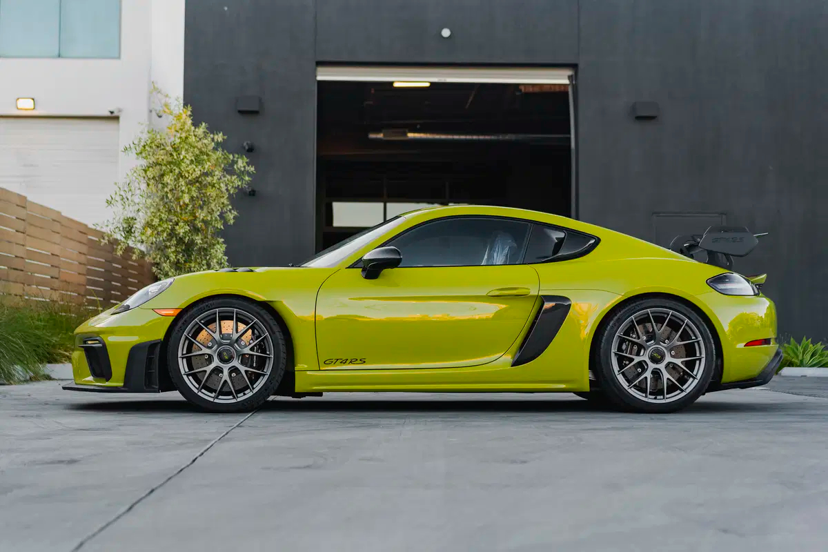 2023-Porsche-GT4RS-Linden-Green