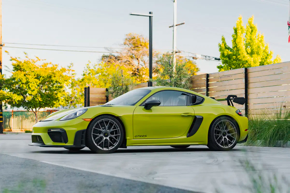 2023-Porsche-GT4RS-Linden-Green