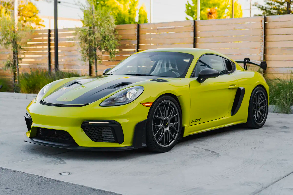 2023-Porsche-GT4RS-Linden-Green